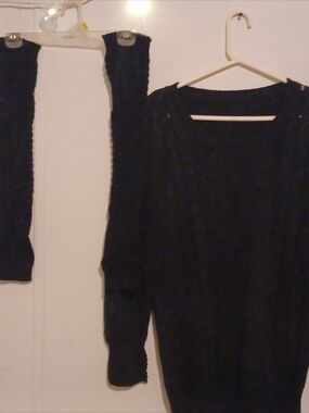 Women's Black Cable-Knit Sweater W/ Leggings